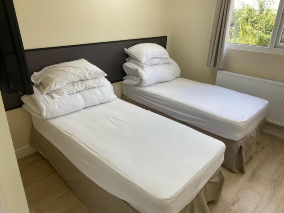 איילסברי Bucks Accommodation מראה חיצוני תמונה
